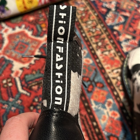 Boots - Picture 5 of 5